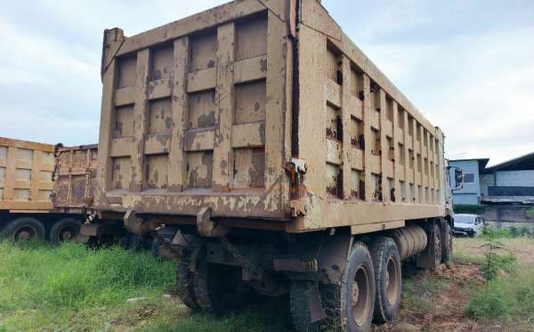 DONGFENG DUMP TRUCK 12 RODA