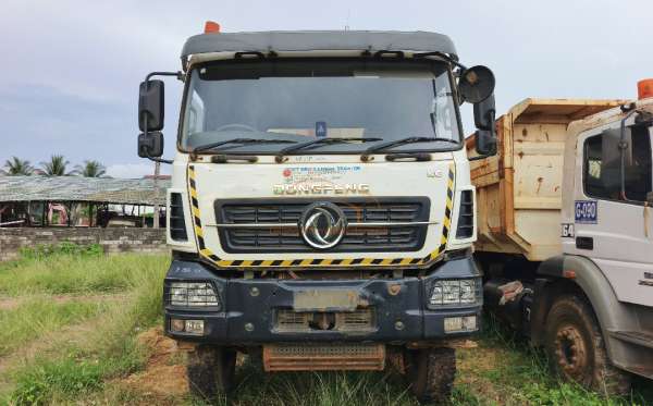 DONGFENG DUMP TRUCK 12 RODA