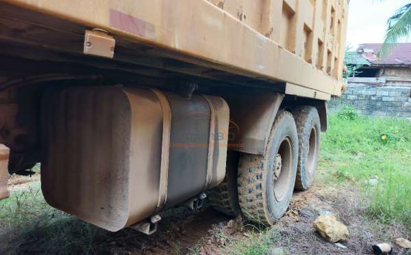 DONGFENG DUMP TRUCK 12 RODA