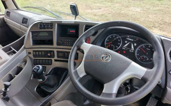 DONGFENG DUMP TRUCK 12 RODA