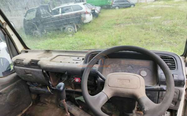 ISUZU NKR 71 HD E2-2