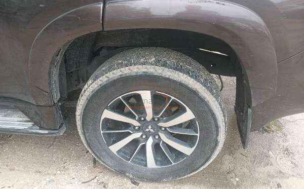 MITSUBISHI  PAJERO  SPORT DAKAR