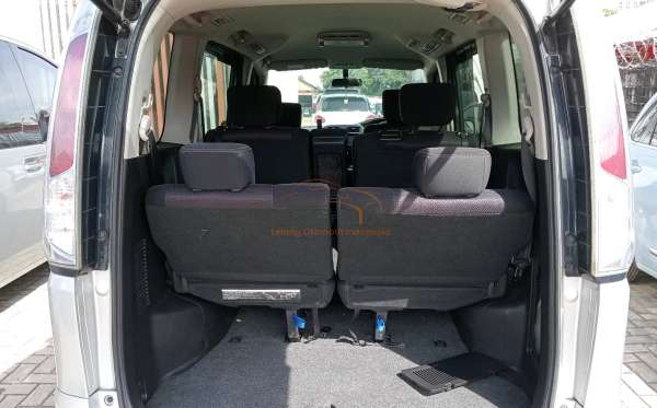 NISSAN SERENA HIGWAY STAR 2.0