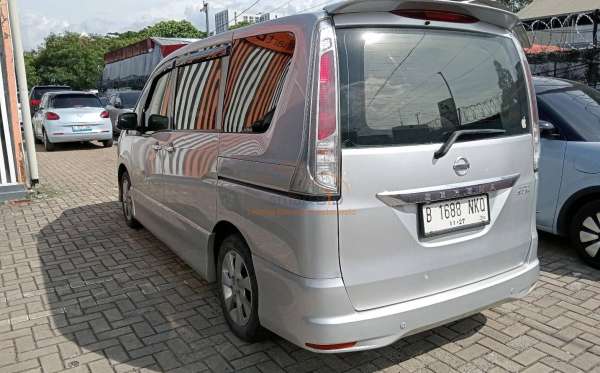 NISSAN SERENA HIGWAY STAR 2.0