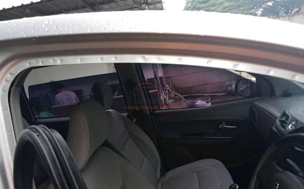 WULING  CONFERO  1.5 (4X2)