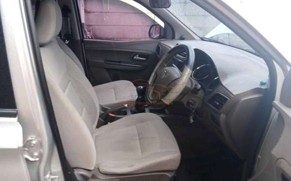 WULING  CONFERO  1.5 (4X2)