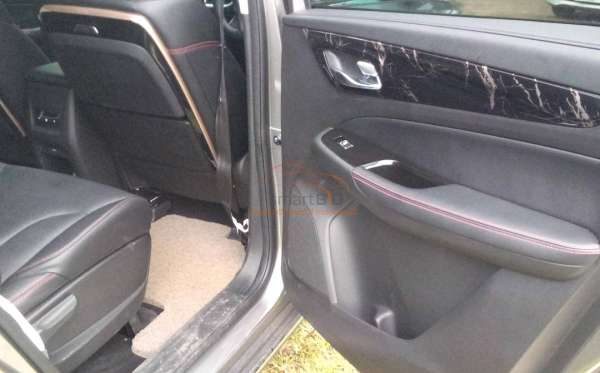 WULING CORTEZ 1.5 LUX