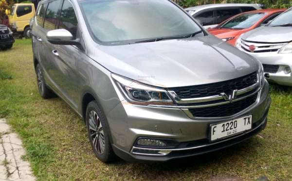 WULING CORTEZ 1.5 LUX