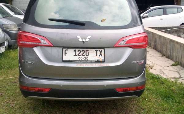 WULING CORTEZ 1.5 LUX