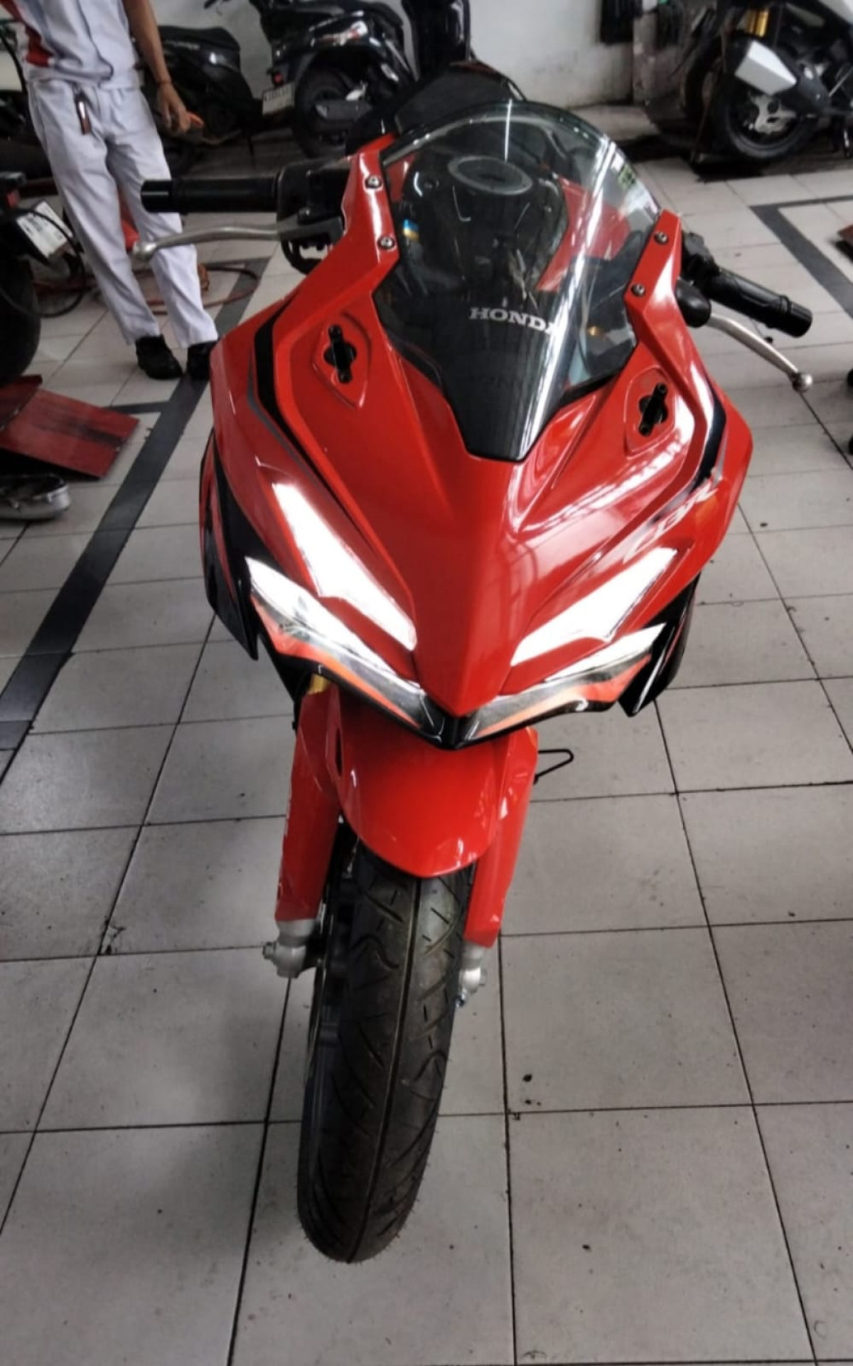 HONDA CBR 150 R
