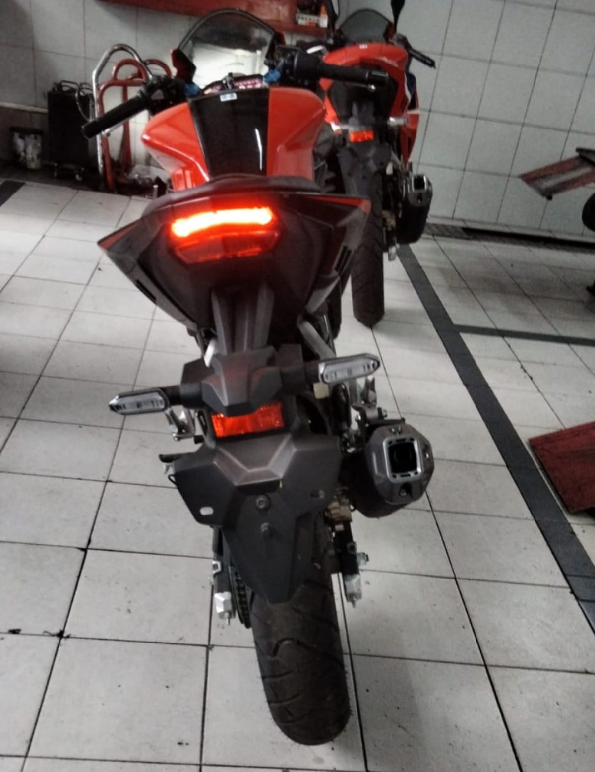 HONDA CBR 150 R