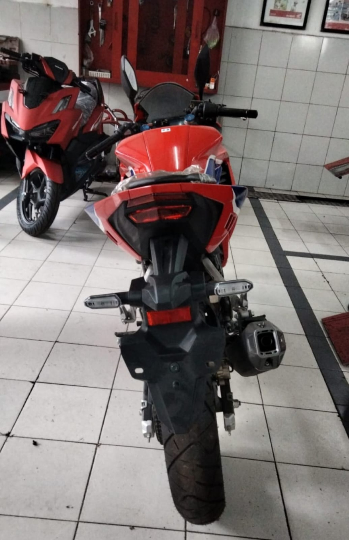 HONDA CBR 150 R