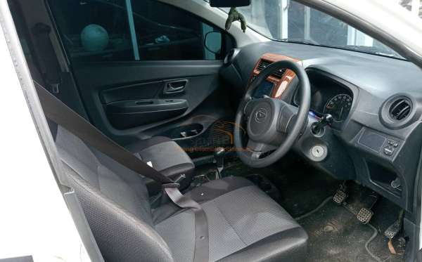DAIHATSU AYLA 1.0D
