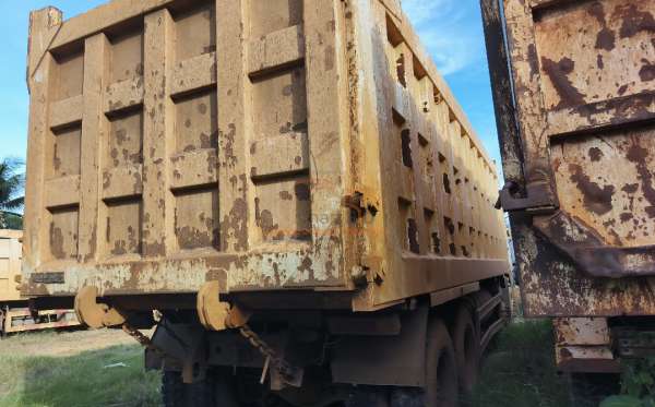 DONGFENG DUMP TRUCK 12 RODA