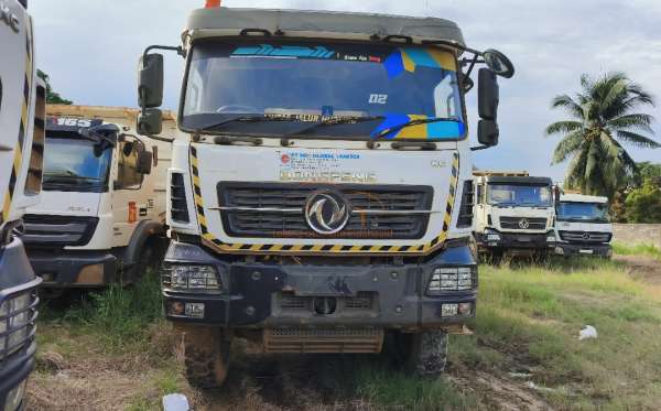 DONGFENG DUMP TRUCK 12 RODA