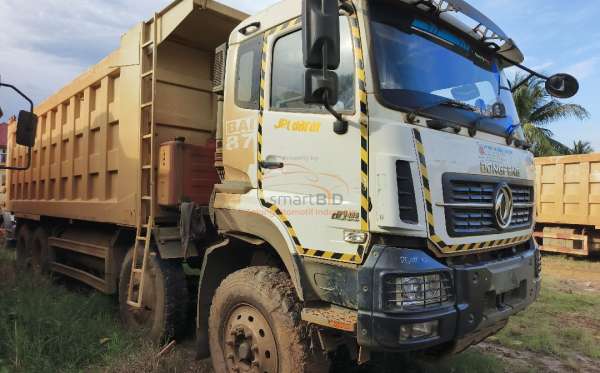 DONGFENG DUMP TRUCK 12 RODA