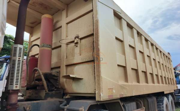 DONGFENG DUMP TRUCK 12 RODA