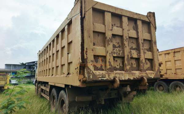DONGFENG DUMP TRUCK 12 RODA