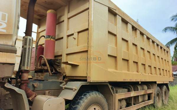 DONGFENG DUMP TRUCK 12 RODA