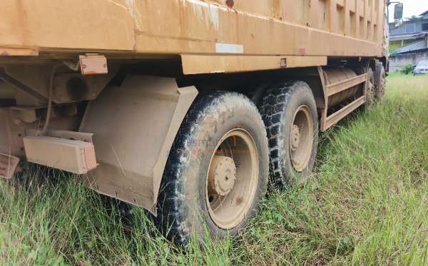 DONGFENG DUMP TRUCK 12 RODA