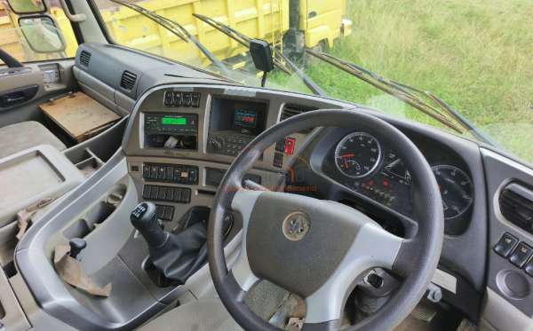 DONGFENG DUMP TRUCK 12 RODA