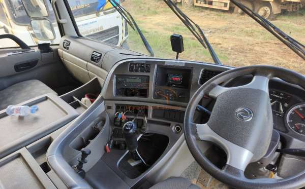 DONGFENG DUMP TRUCK 12 RODA