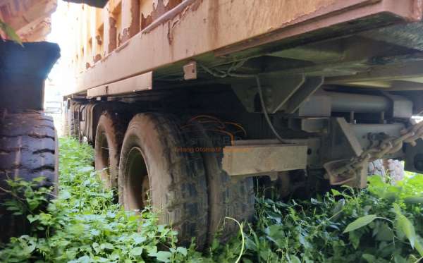 DONGFENG DUMP TRUCK 12 RODA