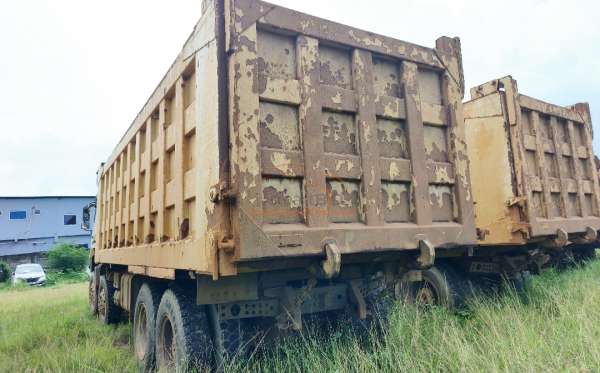DONGFENG DUMP TRUCK 12 RODA