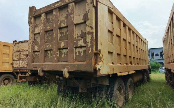 DONGFENG DUMP TRUCK 12 RODA