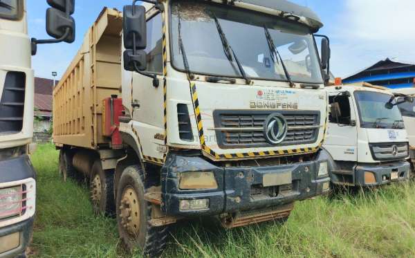 DONGFENG DUMP TRUCK 12 RODA