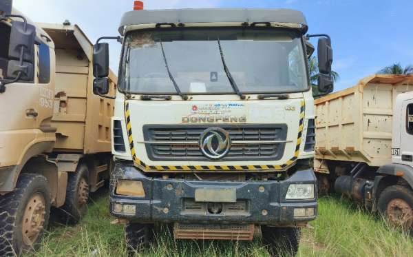 DONGFENG DUMP TRUCK 12 RODA