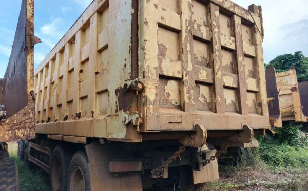 DONGFENG DUMP TRUCK 12 RODA