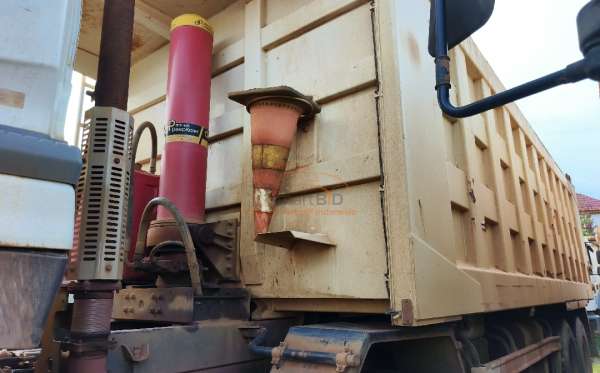 DONGFENG DUMP TRUCK 12 RODA