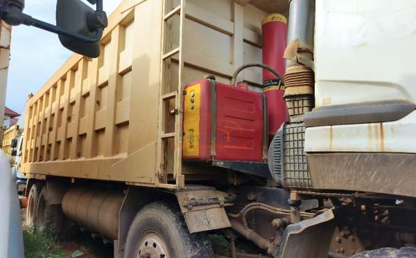 DONGFENG DUMP TRUCK 12 RODA