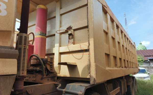 DONGFENG DUMP TRUCK 12 RODA