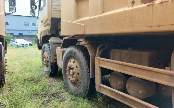 DONGFENG DUMP TRUCK 12 RODA