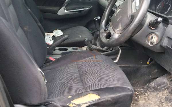 MITSUBISHI PAJERO SPORT 2.5L GLX (4X4)