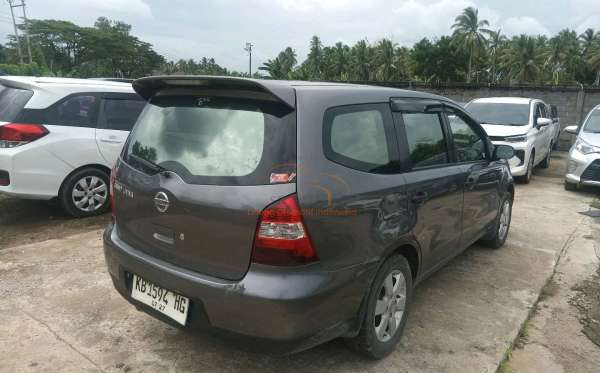 NISSAN GRAND LIVINA SV