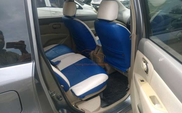 NISSAN GRAND LIVINA SV