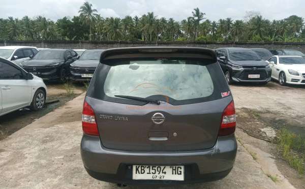 NISSAN GRAND LIVINA SV