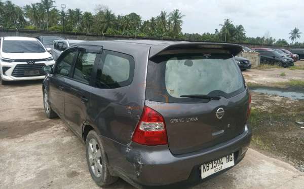 NISSAN GRAND LIVINA SV