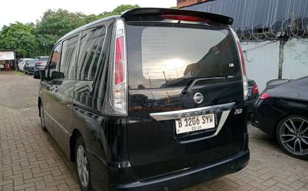 NISSAN SERENA HIGWAY STAR 2.0