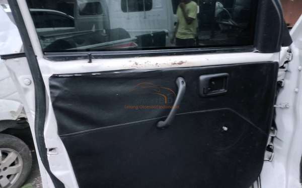 SUZUKI  MEGA CARRY  PU