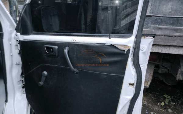 SUZUKI  MEGA CARRY  PU