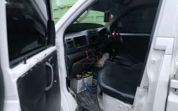 SUZUKI  MEGA CARRY  PU