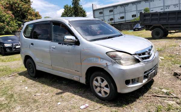 TOYOTA  AVANZA  1.3