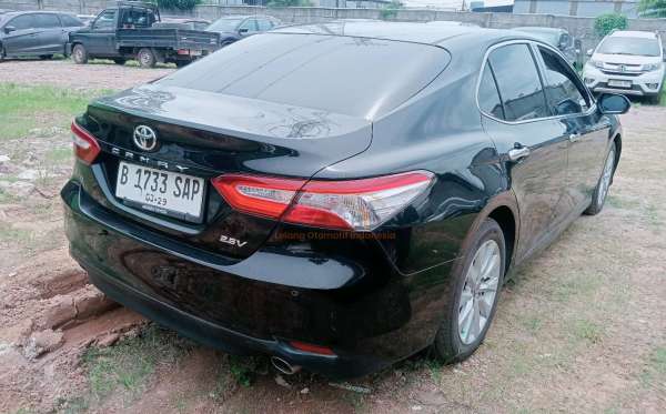 TOYOTA CAMRY V