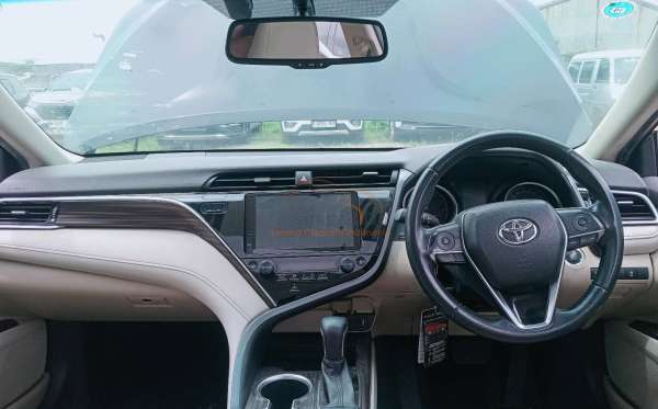 TOYOTA CAMRY V