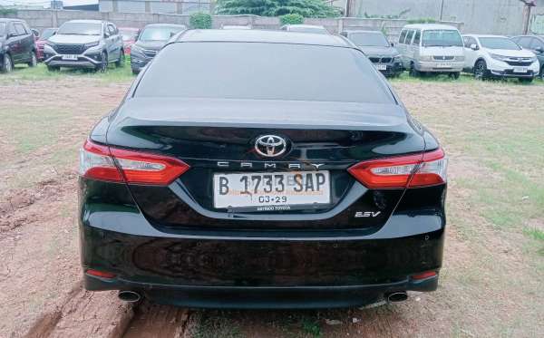 TOYOTA CAMRY V