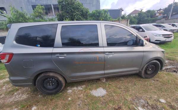 WULING CONFERO
